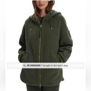 Varley fey Olive Green Fleece Jacket NWT